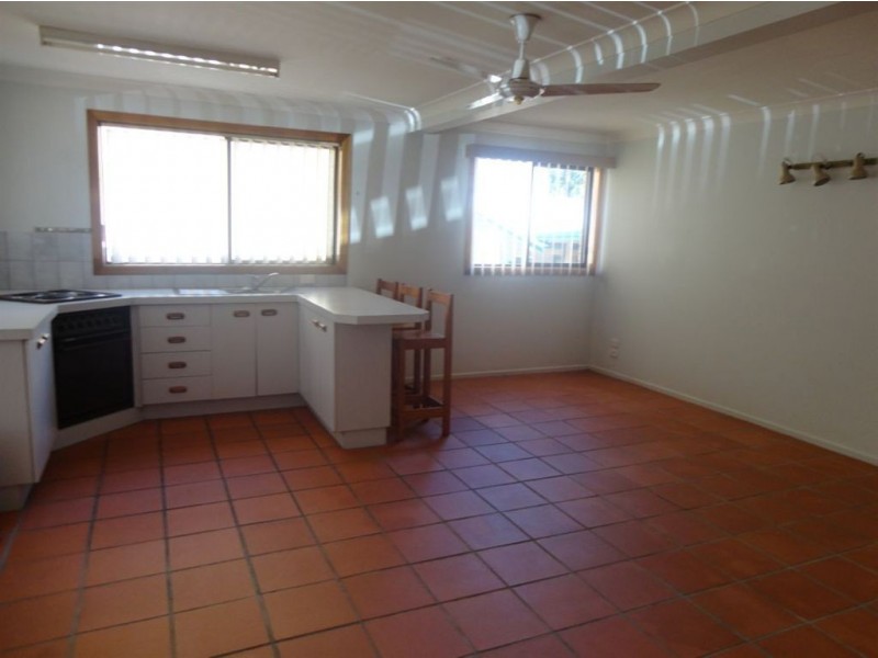 2/3 Masters Ave, Victoria Point QLD 4165