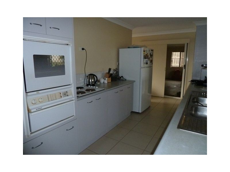 7 Lynch Cres, Birkdale QLD 4159