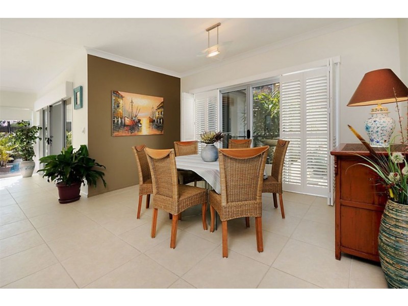 9 Cyan Pl, Redland Bay QLD 4165