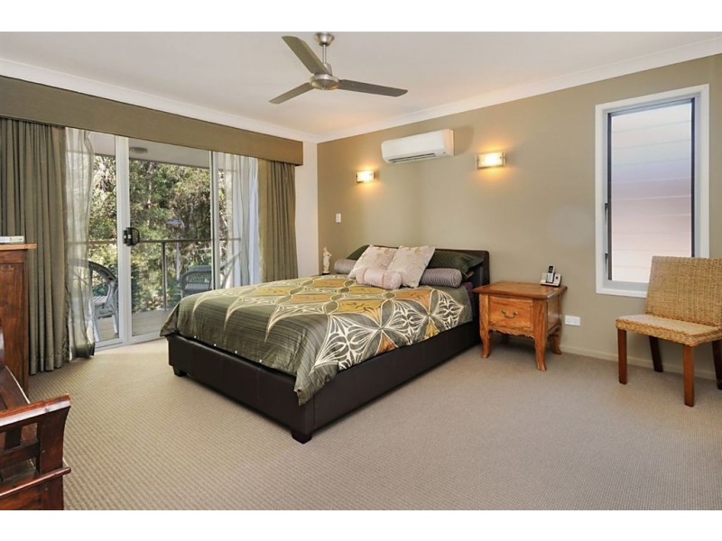 9 Cyan Pl, Redland Bay QLD 4165