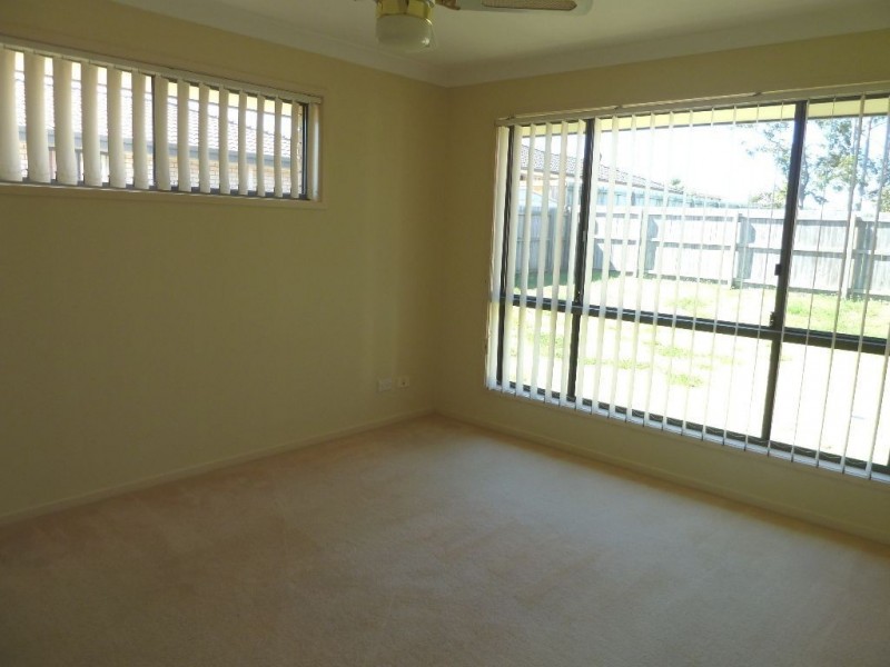 8 Horizon Place, Redland Bay QLD 4165