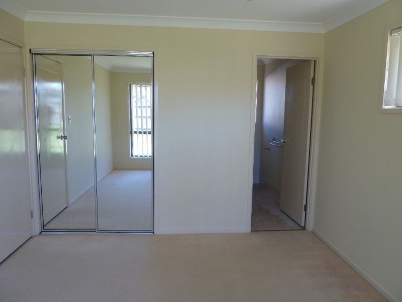 8 Horizon Place, Redland Bay QLD 4165