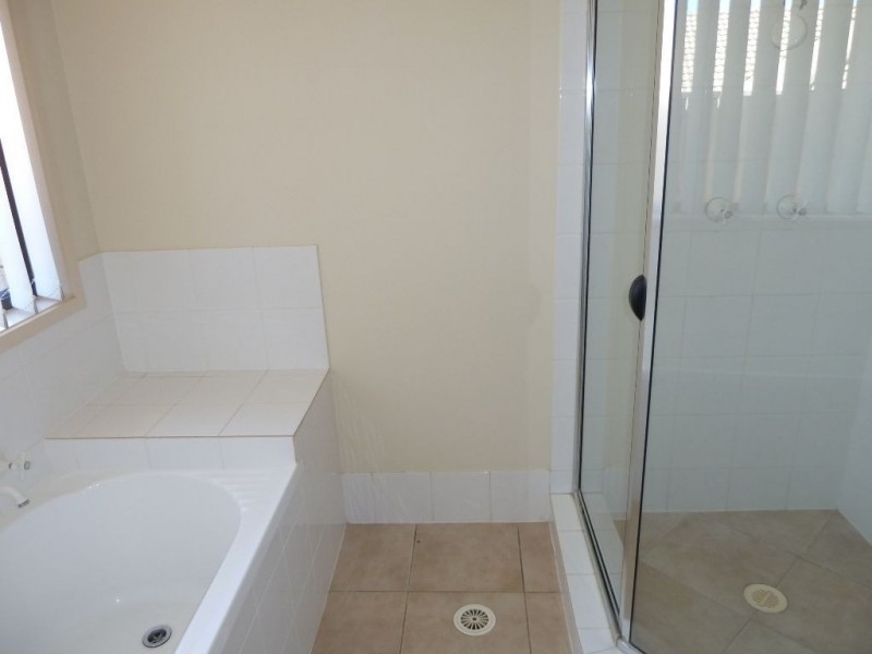 8 Horizon Place, Redland Bay QLD 4165