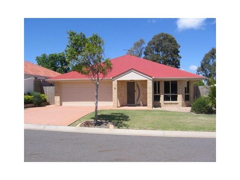 32 Ebony Cres, Redland Bay QLD 4165
