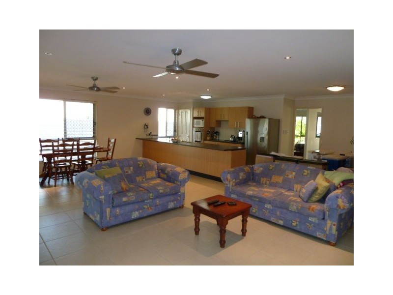 32 Ebony Cres, Redland Bay QLD 4165