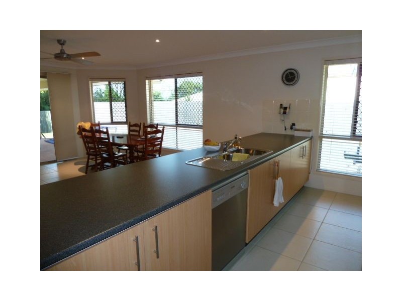 32 Ebony Cres, Redland Bay QLD 4165