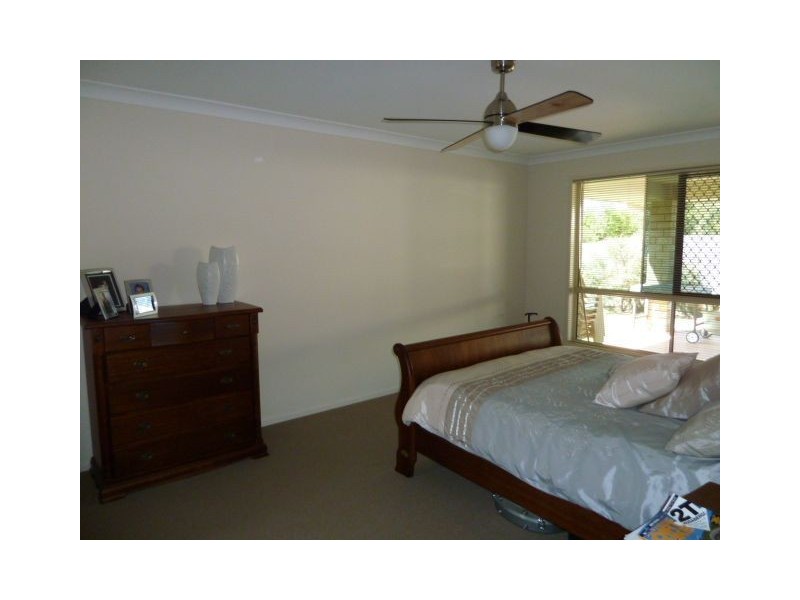 32 Ebony Cres, Redland Bay QLD 4165