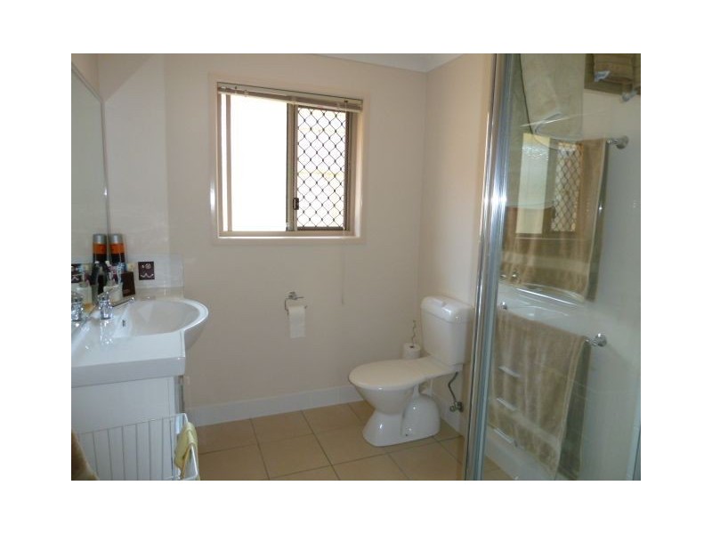 32 Ebony Cres, Redland Bay QLD 4165