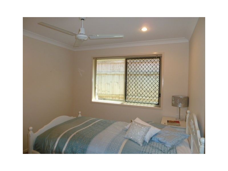 32 Ebony Cres, Redland Bay QLD 4165