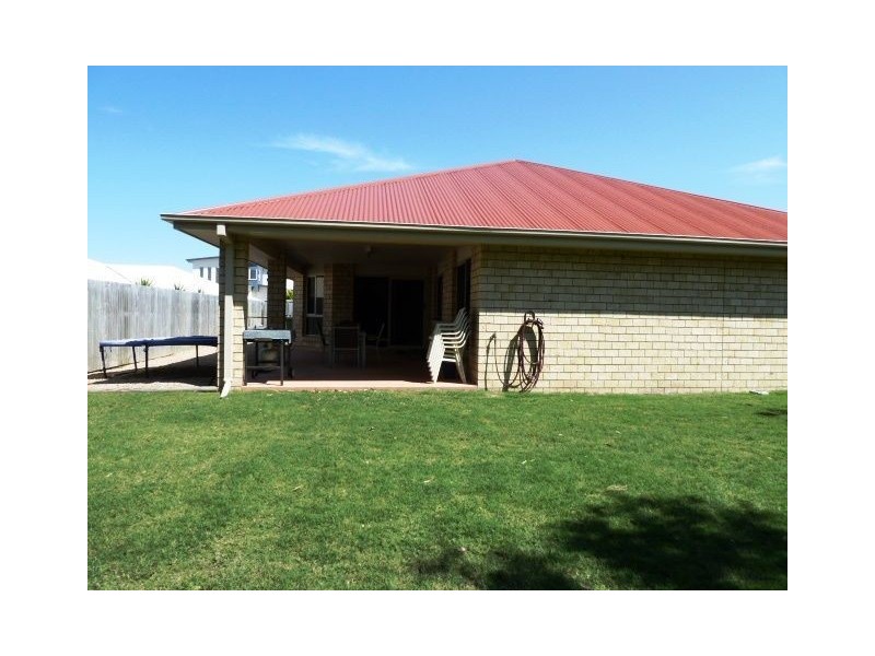 32 Ebony Cres, Redland Bay QLD 4165