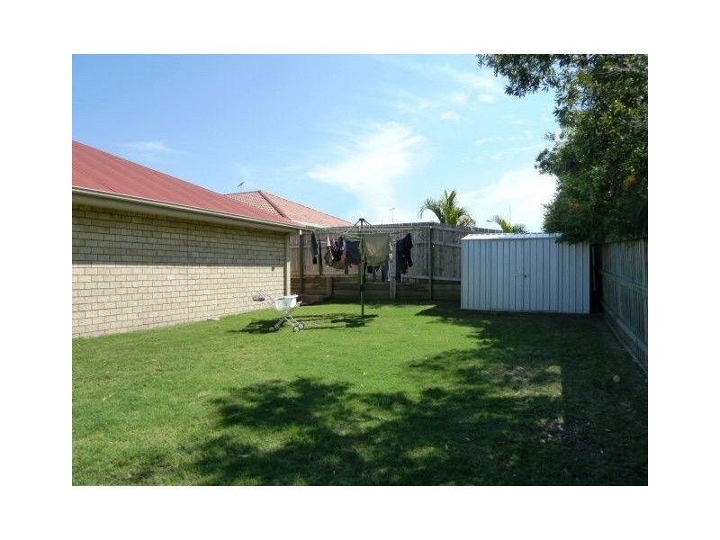 32 Ebony Cres, Redland Bay QLD 4165