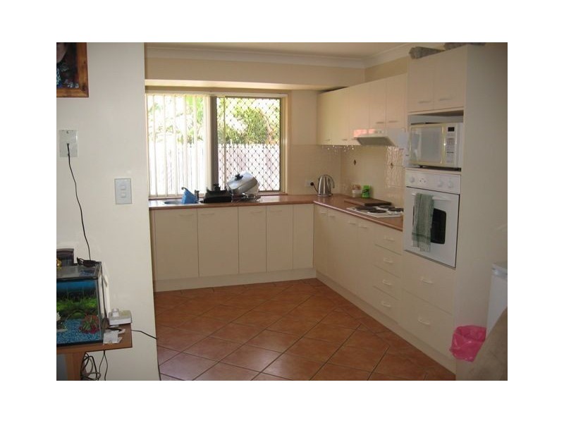 1/67 Benfer Rd, Victoria Point QLD 4165