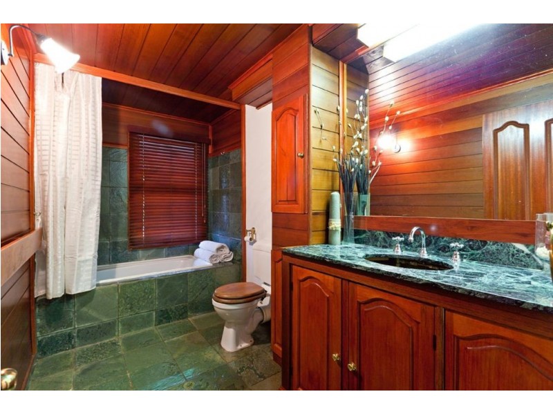 221 Main Street, Redland Bay QLD 4165