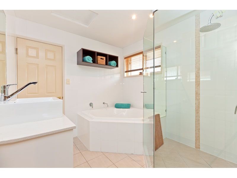 34 Ridgepointe Dr, Cornubia QLD 4130