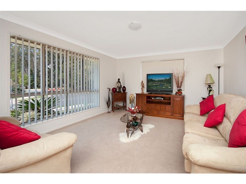 11 Dory Cl, Redland Bay QLD 4165