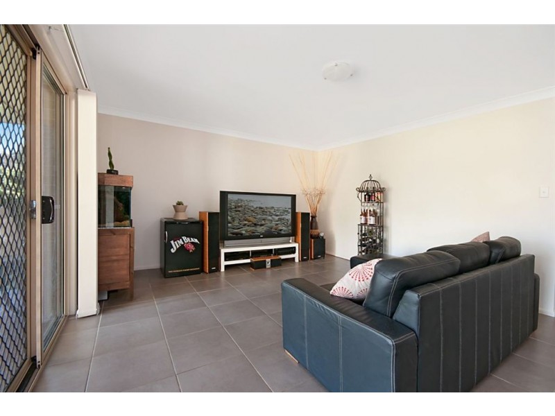 11 Dory Cl, Redland Bay QLD 4165