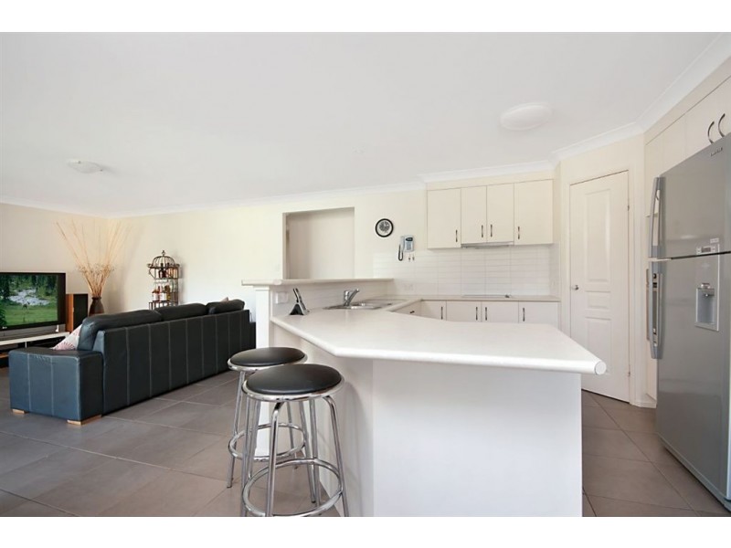 11 Dory Cl, Redland Bay QLD 4165