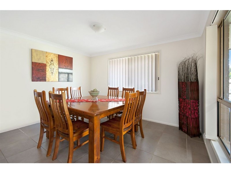 11 Dory Cl, Redland Bay QLD 4165