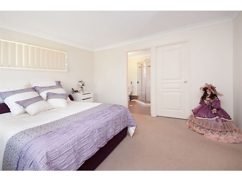 11 Dory Cl, Redland Bay QLD 4165