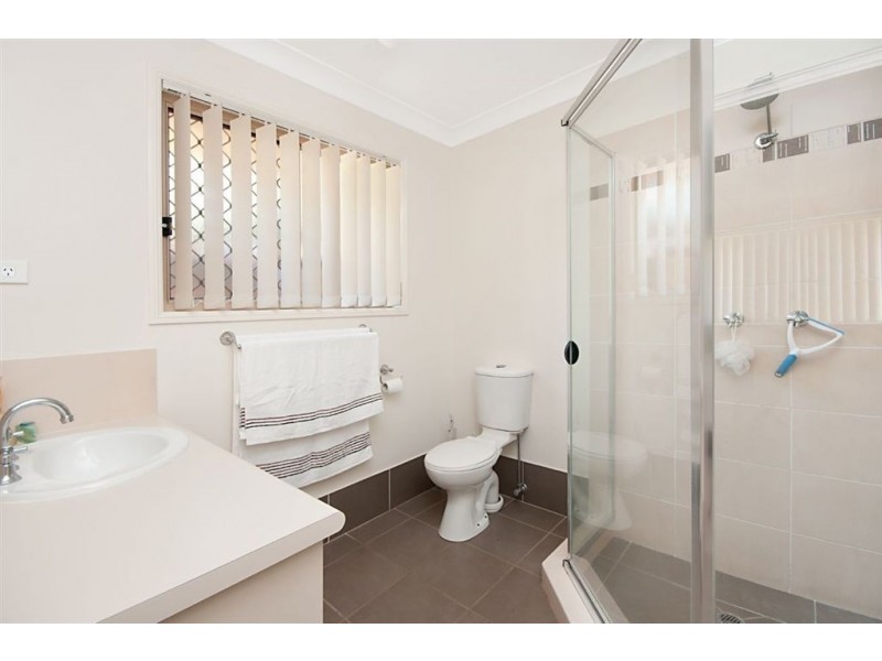 11 Dory Cl, Redland Bay QLD 4165