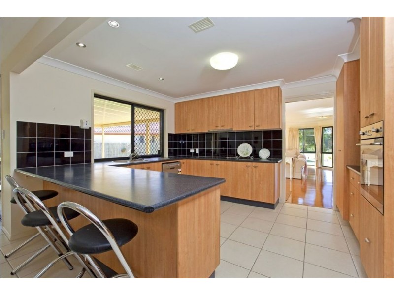 4 Habitat Drive, Redland Bay QLD 4165