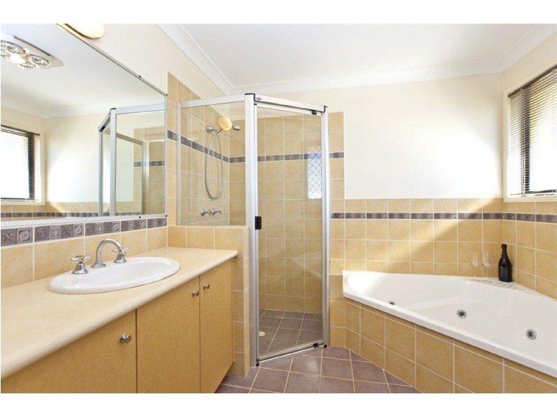 4 Habitat Drive, Redland Bay QLD 4165