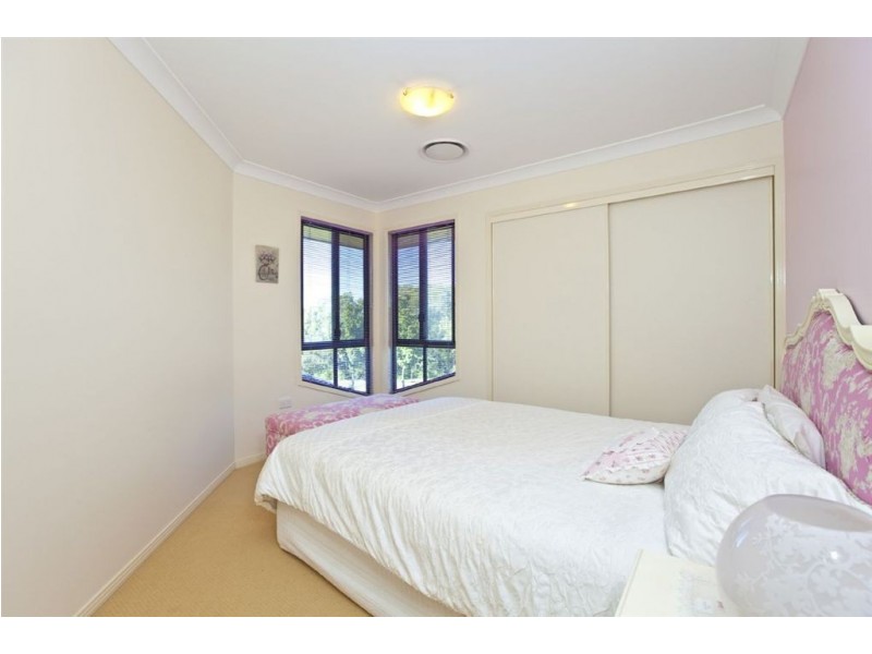 4 Habitat Drive, Redland Bay QLD 4165