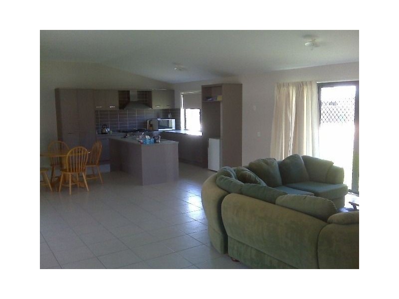 15 Ebony Cres, Redland Bay QLD 4165