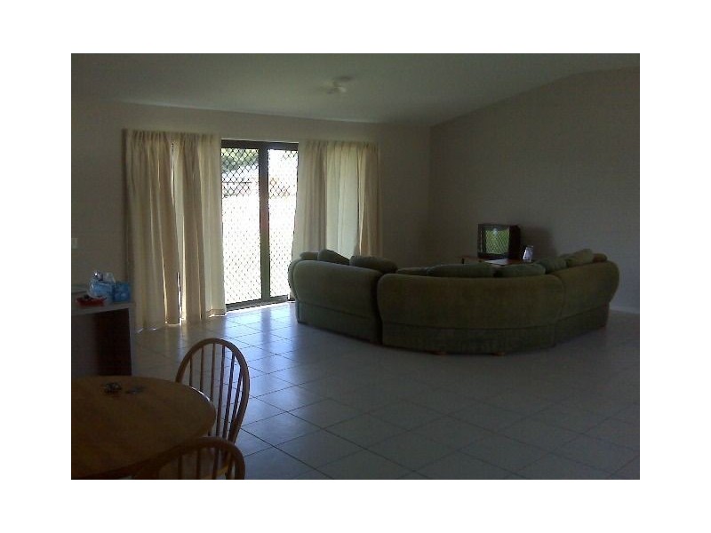 15 Ebony Cres, Redland Bay QLD 4165