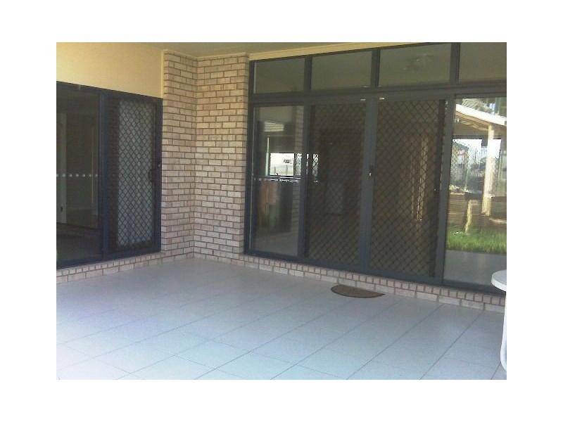 15 Ebony Cres, Redland Bay QLD 4165