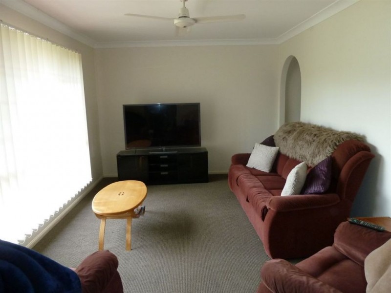 2 Montrose Place, Redland Bay QLD 4165