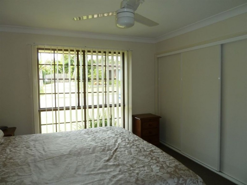 2 Montrose Place, Redland Bay QLD 4165
