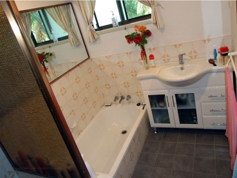 4 Boambille St, Thorneside QLD 4158