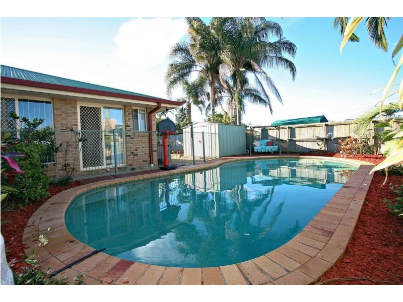 2 Parklands Ct, Victoria Point QLD 4165