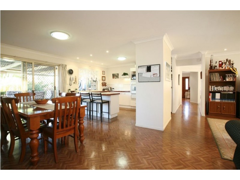 2 Parklands Ct, Victoria Point QLD 4165