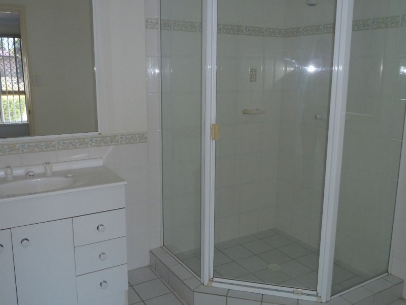 27 Daysland St, Victoria Point QLD 4165