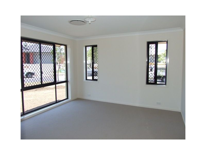 25 Treetop Place, Manly QLD 4179