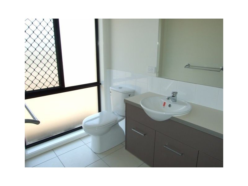 25 Treetop Place, Manly QLD 4179