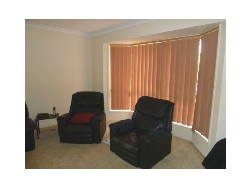 12 Gleneagles Crt, Redland Bay QLD 4165