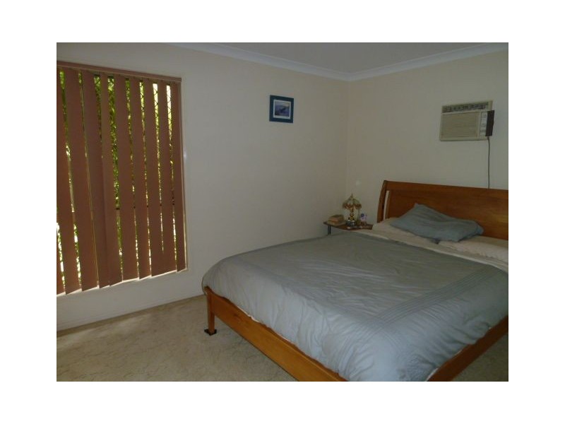 12 Gleneagles Crt, Redland Bay QLD 4165