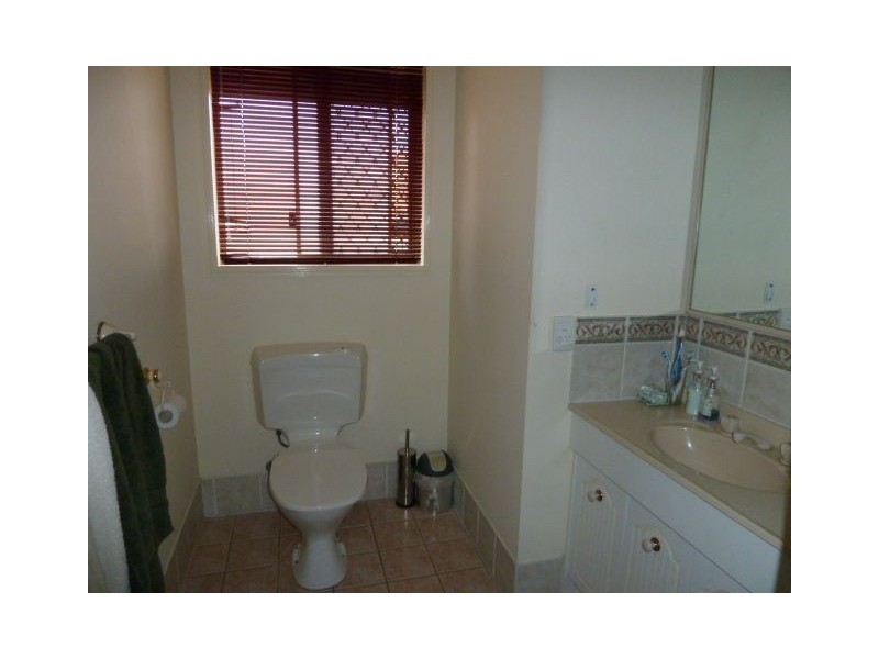 12 Gleneagles Crt, Redland Bay QLD 4165