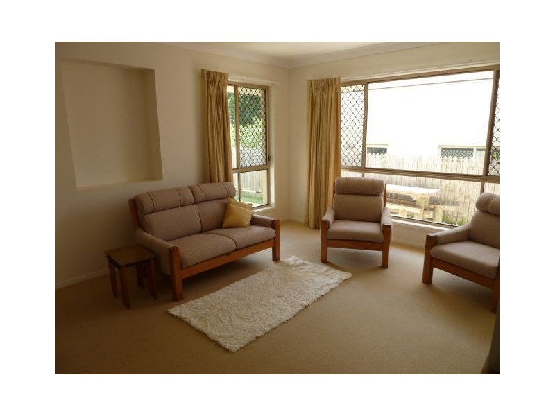2 Keirnan Street, Redland Bay QLD 4165