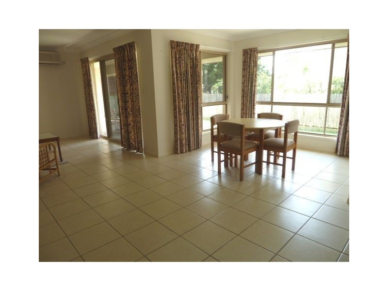 2 Keirnan Street, Redland Bay QLD 4165