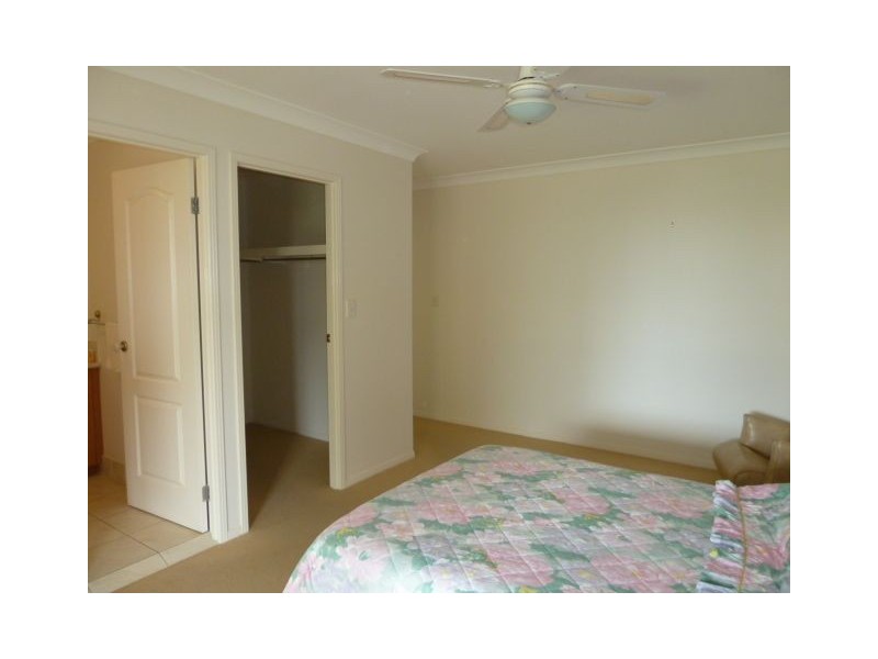 2 Keirnan Street, Redland Bay QLD 4165