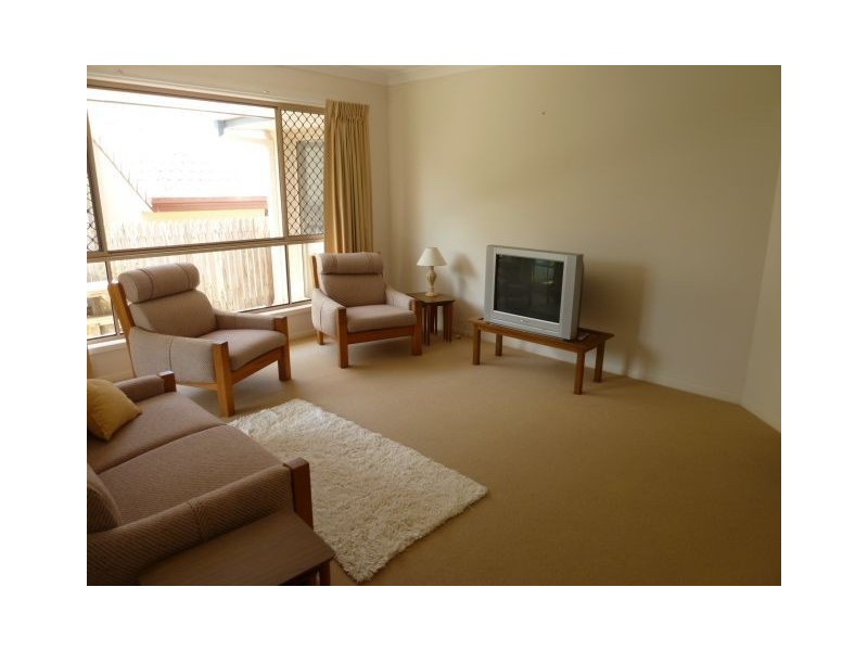 2 Keirnan Street, Redland Bay QLD 4165