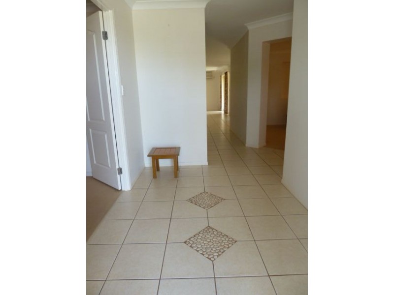 2 Keirnan Street, Redland Bay QLD 4165