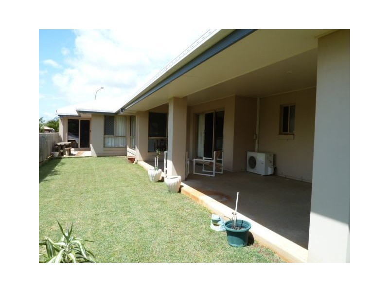 2 Keirnan Street, Redland Bay QLD 4165