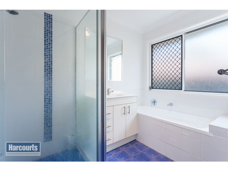 25 Chanel Crt, Wulkuraka QLD 4305