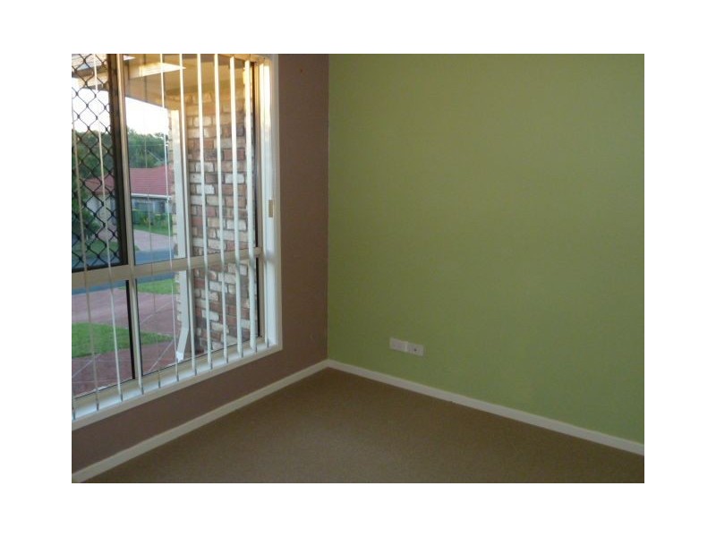 4 Portland Pde, Redland Bay QLD 4165