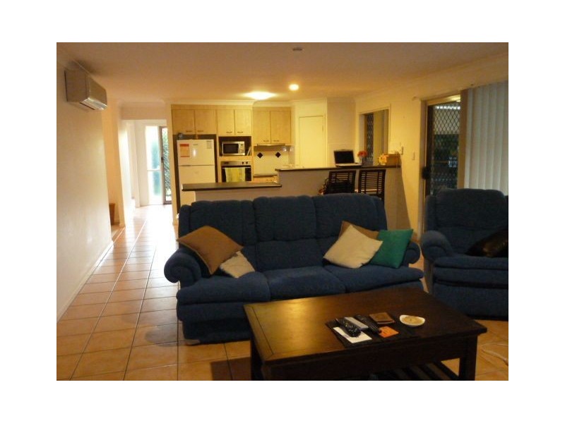 4 Portland Pde, Redland Bay QLD 4165